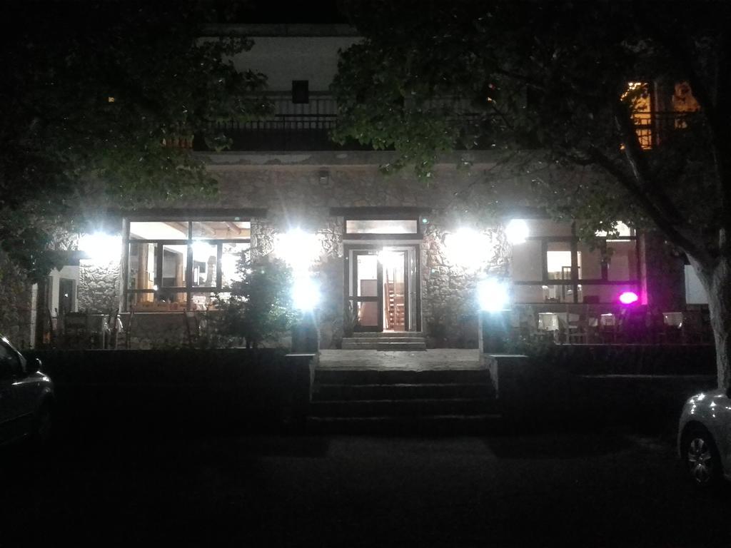 To Ellinikon Apartment Omalos Exterior photo
